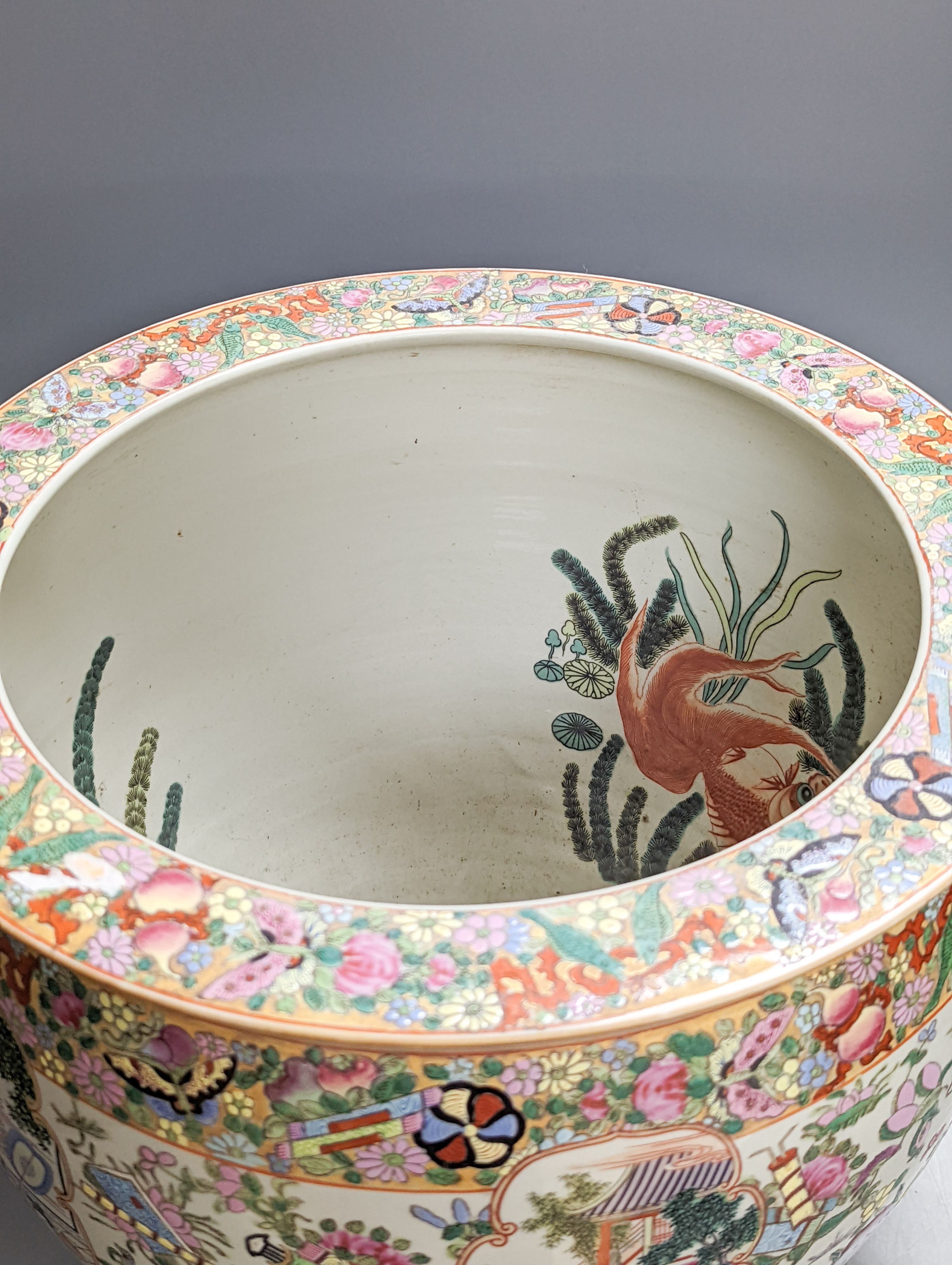 A Chinese famille rose fish bowl 32cm